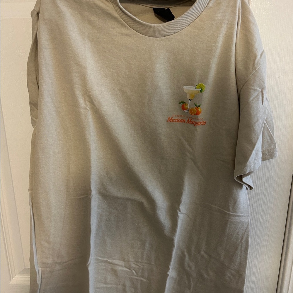 Gildan Cream T-Shirt